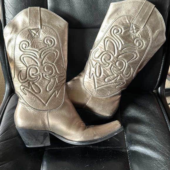 Cowboy Boots - Picture 8 of 11